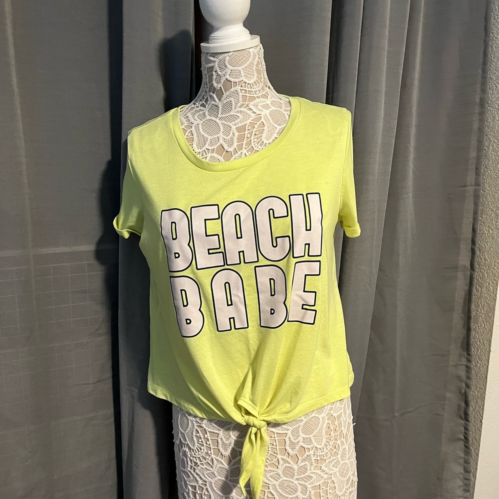 Super cute Beach Babe crop top!